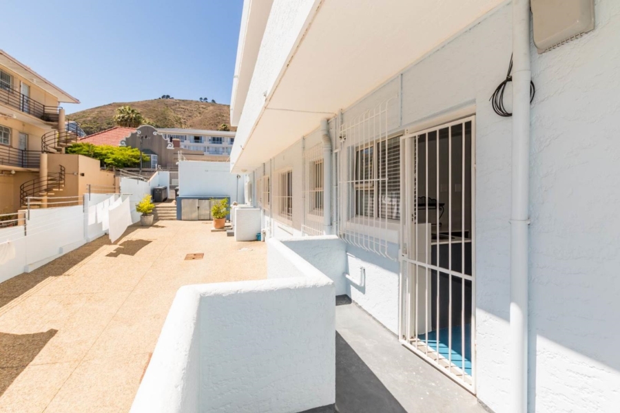 To Let 1 Bedroom Property for Rent in Three Anchor Bay Western Cape